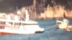 Güney Kore'de gezi teknesi kayalara çarptı