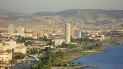 İzmir Bayraklı'da ipotekli tapu sorunu kaldırıldı