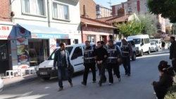 Abisini öldürüp anne babasının yardımıyla yakmış