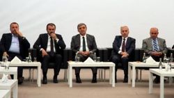 Abdullah Gül taziyeye gelenlere hilye dağıttı