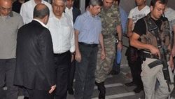 Vedat Demiröz Bitlis'te yaralanan askerleri ziyaret etti