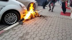 Hatay'da 4.kattan yanarak düşen adam öldü