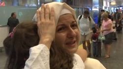 Hacdan dönen ilk kafile gözyaşlarıyla karşılandı