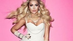 Hadise sevgilisini Google'a danıştı