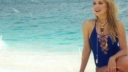 Hadise'den seksi poz