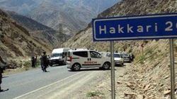 Hakkari'de teröristler işçilere saldırdı