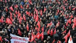 Hakkari'de binlerce kişi terörü protesto etti