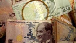Halep'e yardım için bileziğini bağışladı