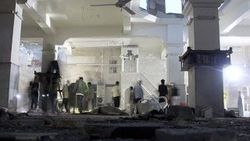 Halep'te camiye varil bombalı saldırı
