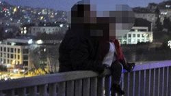 Kucağındaki bebekle Haliç Köprüsü'nden atlamak istedi