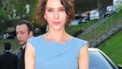 Hande Ataizi'nin bebeği dünyaya geldi