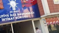 HDP'lilerden AK Parti irtibat bürosuna taşlı saldırı