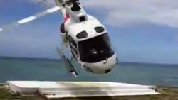 Fiji'de turistleri taşıyan helikopter kontrolden çıktı