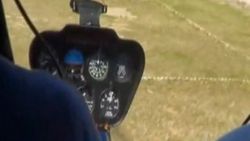 Futbol sahasına inmeye çalışan helikopter yere çakıldı