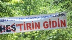 Kanyon'da Hes'tirin gidin pankartı