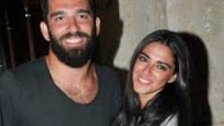 Arda Turan sevgilisine komşu oldu