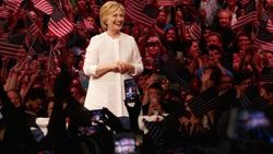 Clinton'ın 36 bin liralık ceketi tartışma konusu oldu