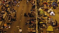 Hong Kong'da 30 bin kişiden öğrenci eylemine destek