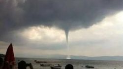 Balıkesir Bandırma Körfezi'nde 2 ayrı hortum çıktı İZLE