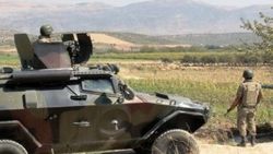 Esad rejimi ve muhaliflerden Türkiye sınırına insani kapı