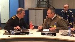 Genelkurmay Başkanı Hulusi Akar NATO zirvesinde