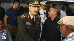 Genelkurmay Başkanı Akar'dan şehit ailesine ziyaret