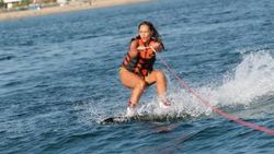 Hülya Avşar wakeboard şov