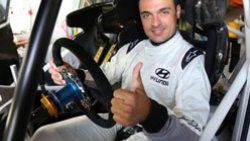 Hyundai i20 WRC'nin test pilotları sahnede