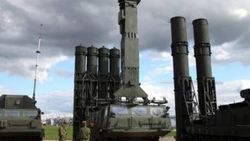 Rusya söz verdiği füzeleri İran'a teslim etti