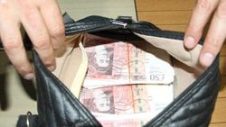 Sahte poundları jandarmaya haber vererek yakalattı