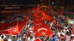 İstanbul'da teröre tepki eylemlerinde 93 gözaltı var