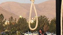 İran'da iki idam mahkumu maktul yakınlarınca affedildi