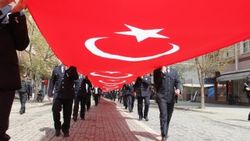 Iğdır’da dev Türk bayrağıyla yürüyüş