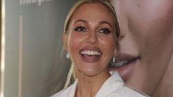Meryem Uzerli'ye 1 milyon TL'lik reklam
