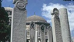 Osmanlı mezar taşlarını İngilizler çalıp satıyor
