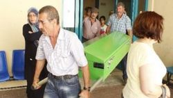 14 yıllık karısını 14 yerinden bıçaklayıp intihar etti
