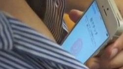 iPhone 5S’i göğüs uçlarıyla açtılar - izle