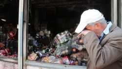 Van'da gıda deposu kundaklandı