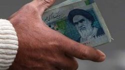 İran'da dolar kuru sabitlendi