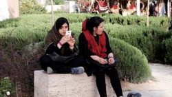 Tahran'da parklarda ücretsiz internet