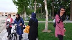 İran'da kadınlara bisiklet yasağı
