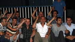 Bursa'da işçiler patronu fabrikada rehin tuttu