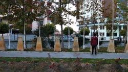 Isparta'da bir parktaki 9 bronz büstü çaldılar