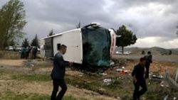 Isparta'da otomobil ile yolcu otobüsü çarpıştı: 1 ölü