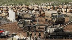 İsrail Lübnan sınırına asker yığıyor