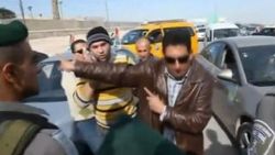 Tek başına İsrail askerlerini susturan Filistinli İZLE