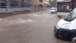 İstanbul'da şiddetli yağış etkili oldu