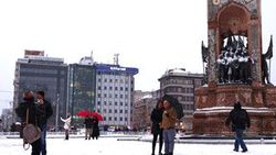 İstanbul'da 18 üniversitede kar tatili