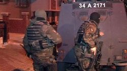 İstanbul polisinden şafak operasyonu
