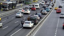 Emniyet'ten otoyollarda hız limitı açıklaması